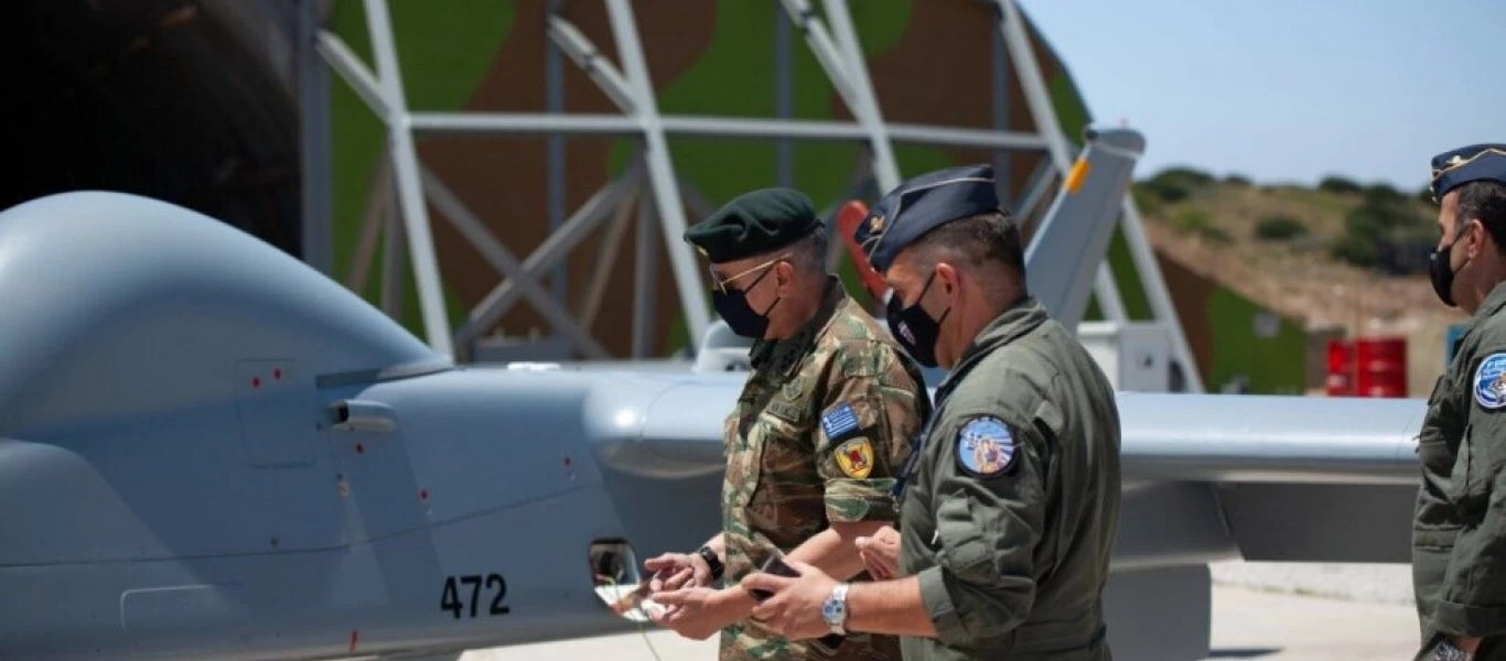 Στη Σκύρο ο Α/ΓΕΕΘΑ: Επισκέφτηκε την μονάδα των UAV HERON 1 (φωτό)